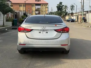 Hyundai Elantra SE 4dr Sedan (1.8L 4cyl 6A) 2015 Silver