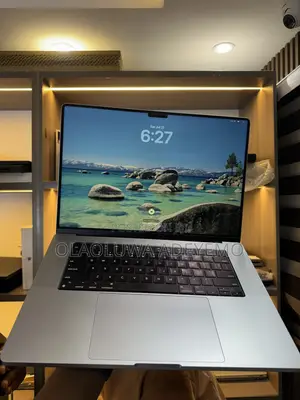 Laptop Apple MacBook Pro 2020 M1 32GB Apple M1 Pro SSD 1T
