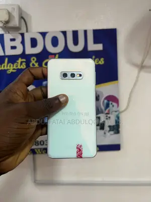 New Samsung Galaxy S10e 128 GB