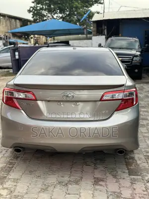 Toyota Camry 2014 Gold