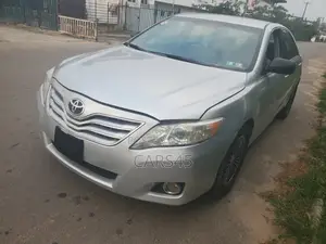 Toyota Camry LE 4dr Sedan (2.5L 4cyl 6A) 2011 Silver