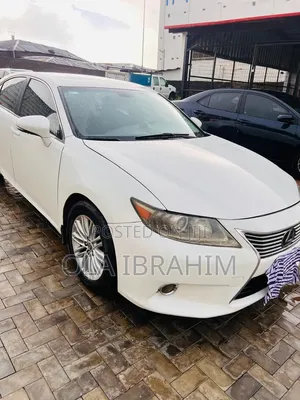 Lexus ES 2015 White