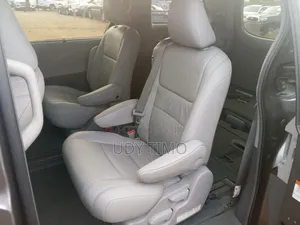 Toyota Sienna 2018 Gray
