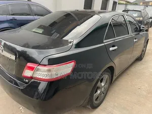 Toyota Camry SE V6 4dr Sedan (3.5L 6cyl 6A) 2011 Black