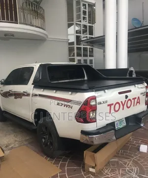 Rolling Boot Cover With TRD Spoiler for Toyota Hilux