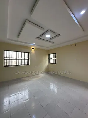 4bdrm Duplex in Akala Estate Akobo for rent
