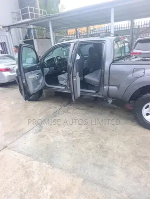 Toyota Tacoma Double Cab 4x2 PreRunner 2.7L 4-Cyl. 4-Speed Automatic Gray