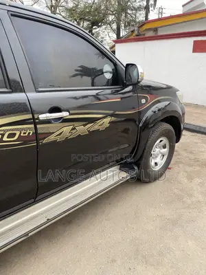 Toyota Hilux 2014 Black