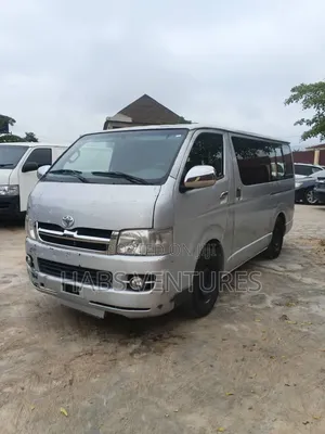 Toyota HiAce 2006 Silver