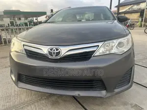 Toyota Camry LE 4dr Sedan (2.5L 4cyl 6A) 2012 Gray