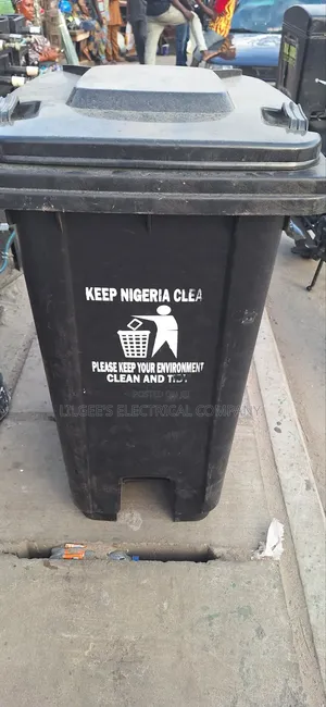 Super Strong Waste Bin With Tires