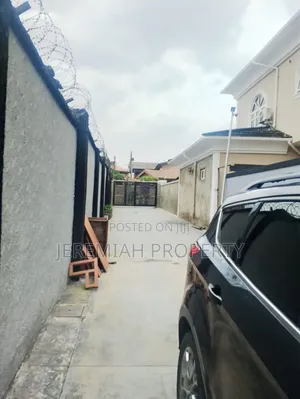 5bdrm Duplex in Omole Estate Phase I, Berger for sale