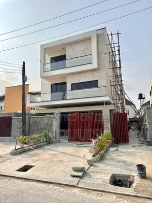 5bdrm Duplex in U3 Estate, Lekki Phase 1 for sale