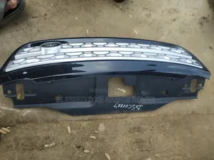 Land Rover Discovery Front Grille 2018 /2022