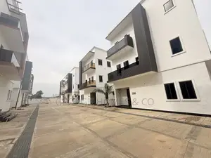5bdrm Duplex in Kado for sale