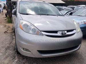 Toyota Sienna 2008 Gold