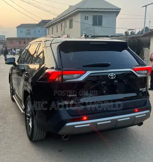 Toyota RAV4 2025 Black