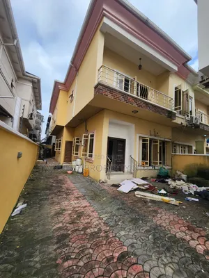4bdrm Duplex in Chevron for rent