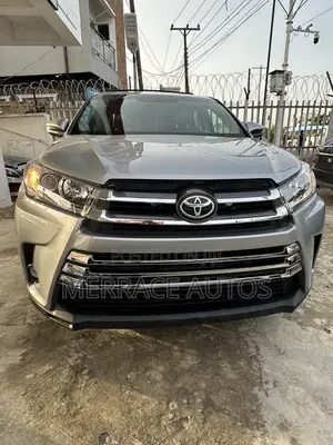 Toyota Highlander XLE 4dr SUV AWD (3.5L 6cyl 6A) 2014 Gray