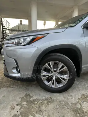 Toyota Highlander XLE 4dr SUV AWD (3.5L 6cyl 6A) 2014 Gray