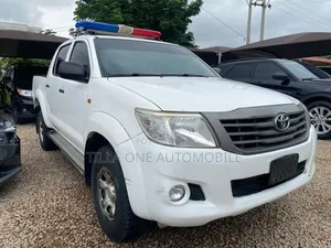 Toyota Hilux SR5 4x4 2014 White