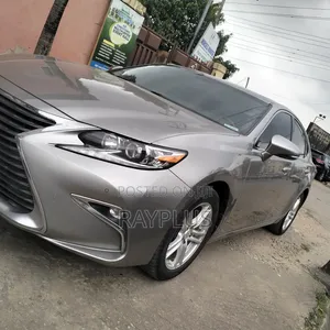 Lexus ES 2017 Gold