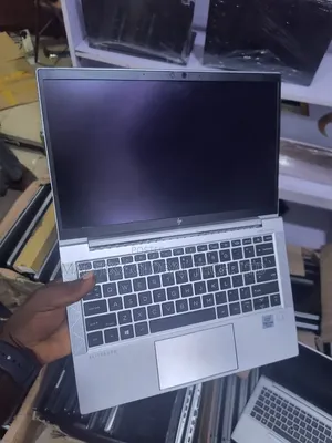 Laptop HP EliteBook 830 G7 8GB Intel Core i7 SSD 256GB
