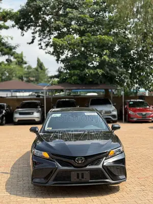 Toyota Camry SE 2023 Black