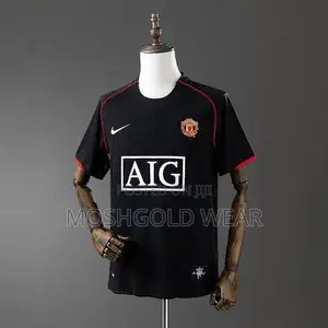 *Man United Retro Jersey Available in Store High Quality*