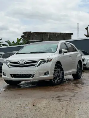 Toyota Venza XLE 2013 White