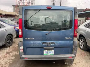 Renault Trafic 2012 Blue