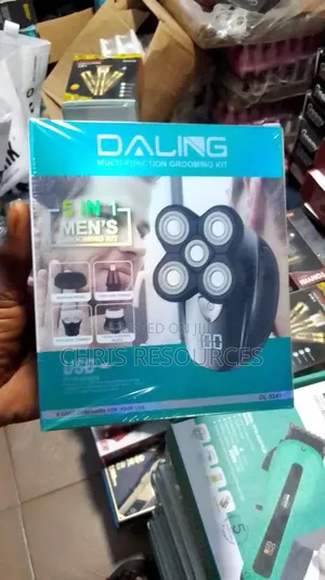Rechargeable 5 in 1 Shaver With 5 Attachments