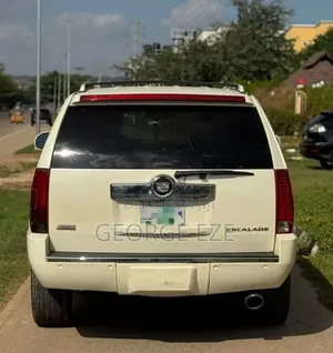 Cadillac Escalade 2009 White