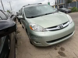 Toyota Sienna XLE Limited 4WD 2008 Green