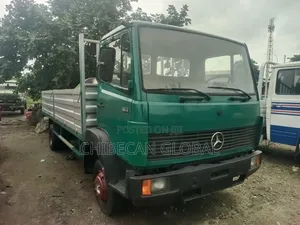 Mercedes Benz 814 Pickup Truck (Foreign Used)