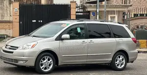 Toyota Sienna 2004 Silver