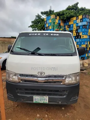 Toyota HiAce 2012 White
