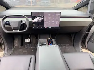 Tesla Cybertruck Cyberbeast 2025 Gray