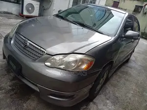 Toyota Corolla 2004 Gray
