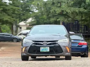 Toyota Camry SE 4dr Sedan (2.5L 4cyl 6A) 2015 Gray