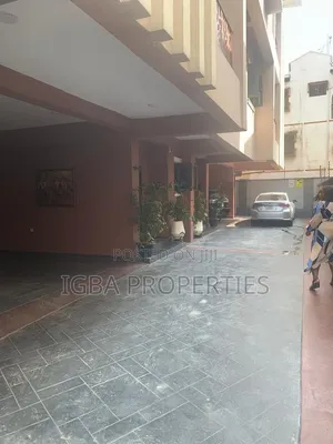 4bdrm Townhouse/Terrace in Ogudu GRA for sale
