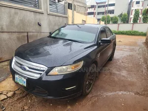 Ford Taurus 2011 Black