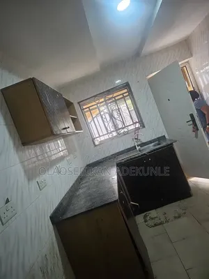 3bdrm Block of Flats in Elebu Estate, Akala Express for rent