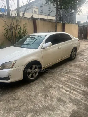 Toyota Avalon 2005 White