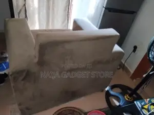 1 Seater Sofa / Armchair – Neatly Used