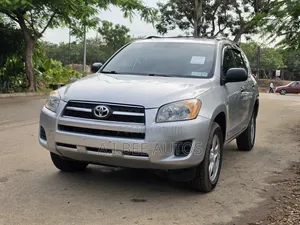Toyota RAV4 2010 Silver