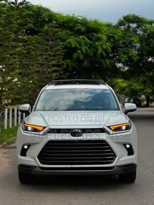 New Toyota Grand Highlander Platinum AWD 2026 White