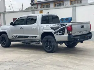Toyota Tacoma 2022 Silver