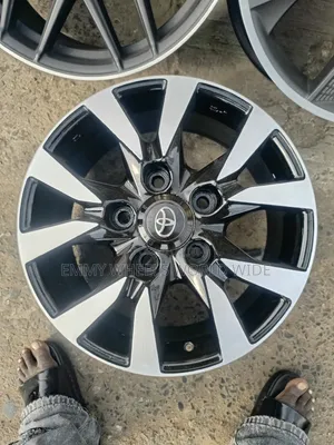 18inches for Toyota Lancruiser Small Cover 2018/19 Available as Seen