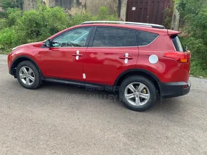 Toyota RAV4 2015 Red